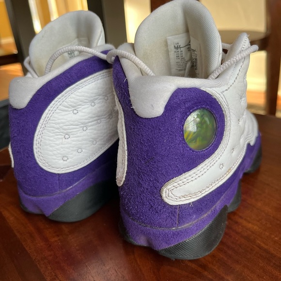 Girls Nike White Purple Black Jordan 13 Basketball Shoes - Picture 6 of 11